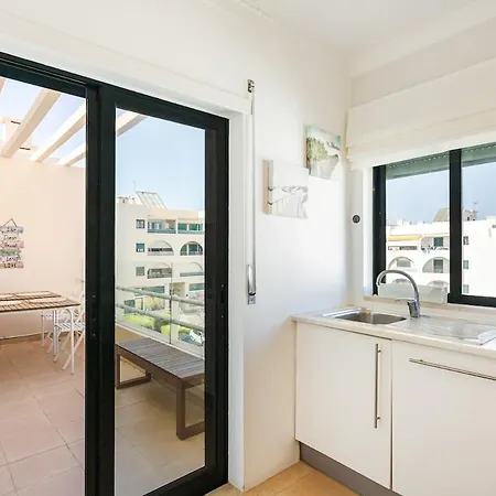 Apartment Salgados Retreat -steps From The At Homesbyfc