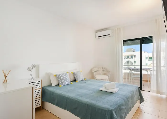 아파트 Salgados Retreat -steps From The At Homesbyfc 기아